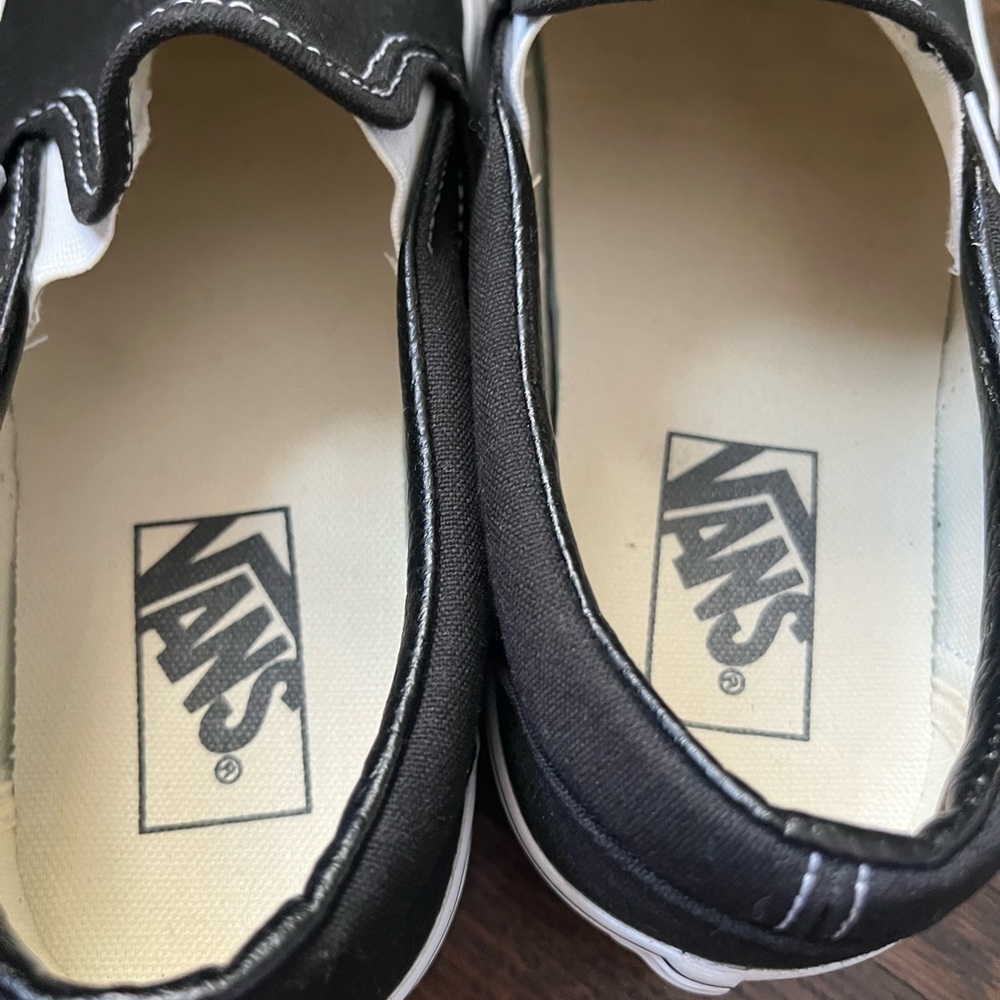 Vans - Picture 4 of 6